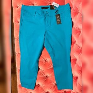 Torrid All-Nighter ponte cropped trouser, turquoise blue 22T tall NWT.